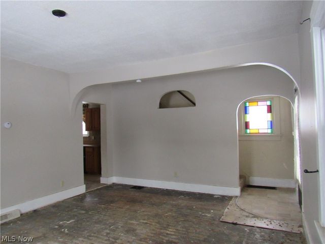 406 W Indiana Avenue, Sebring, OH 44672