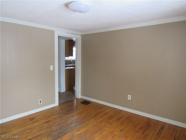 406 W Indiana Avenue, Sebring, OH 44672