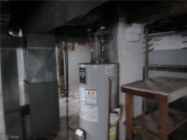 406 W Indiana Avenue, Sebring, OH 44672