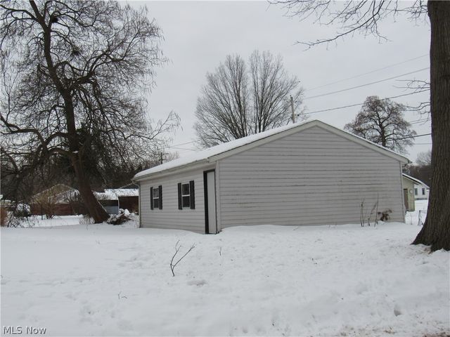 406 W Indiana Avenue, Sebring, OH 44672