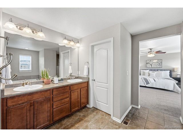 26009 E Frost Cir, Aurora, CO 80016