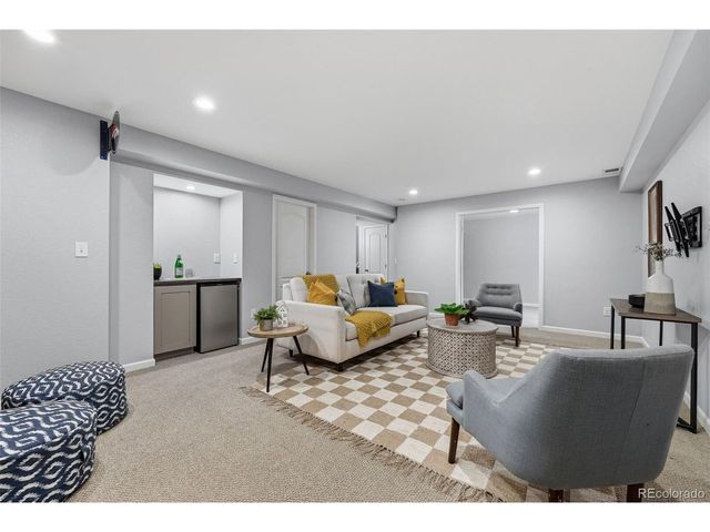 26009 E Frost Cir, Aurora, CO 80016