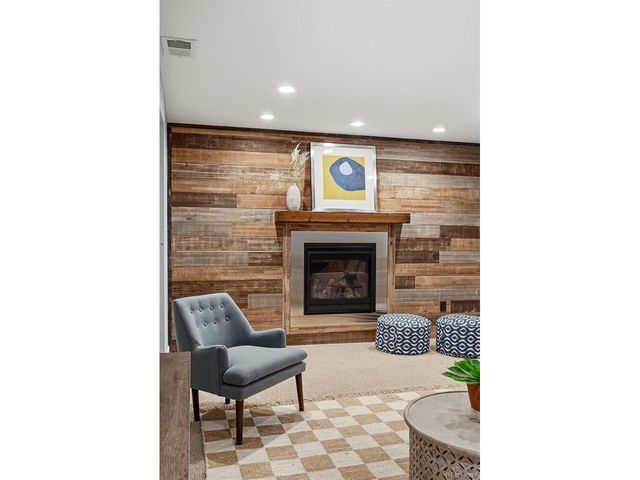 26009 E Frost Cir, Aurora, CO 80016