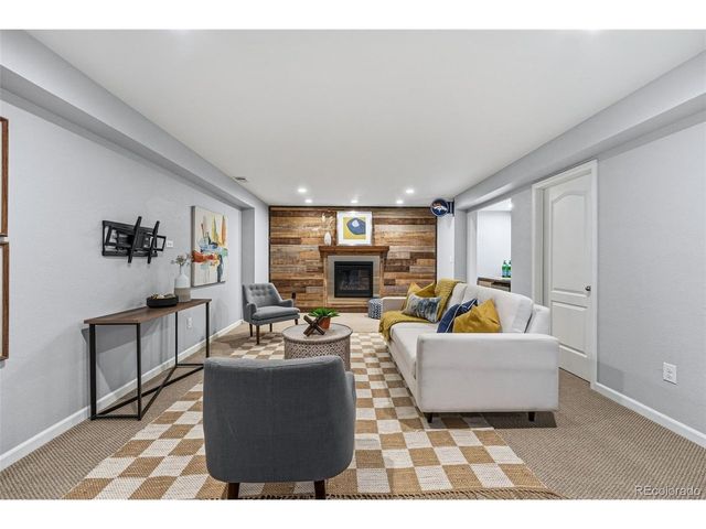 26009 E Frost Cir, Aurora, CO 80016