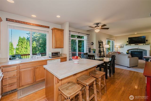 8400 Jeatran Place NW, Silverdale, WA 98383
