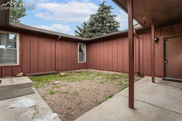 2932 W Whileaway Circle, Colorado Springs, CO 80917