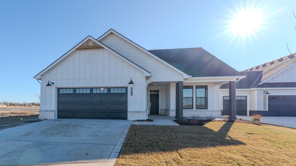 4554 N Sandkey St, Wichita, KS 67204