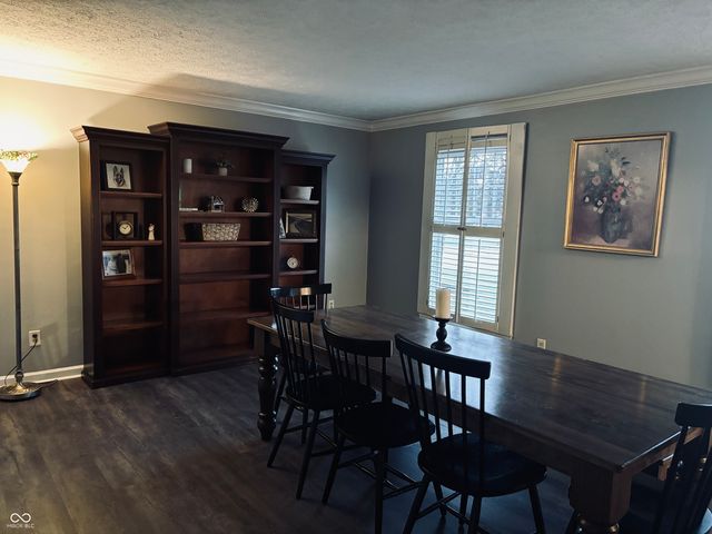 502 Winding Trail, Greenwood, IN 46142