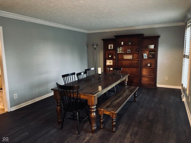 502 Winding Trail, Greenwood, IN 46142