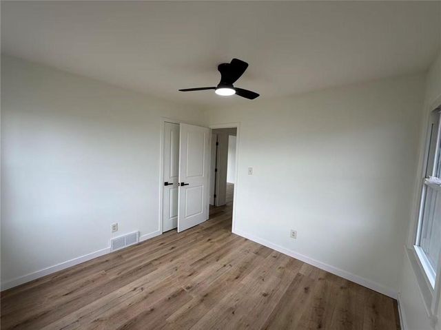 6900 Fulton Road, Pleasant Valley, MO 64068