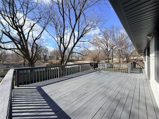 6900 Fulton Road, Pleasant Valley, MO 64068