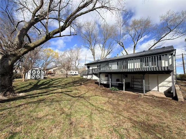 6900 Fulton Road, Pleasant Valley, MO 64068