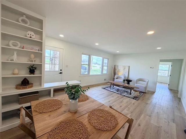 6900 Fulton Road, Pleasant Valley, MO 64068