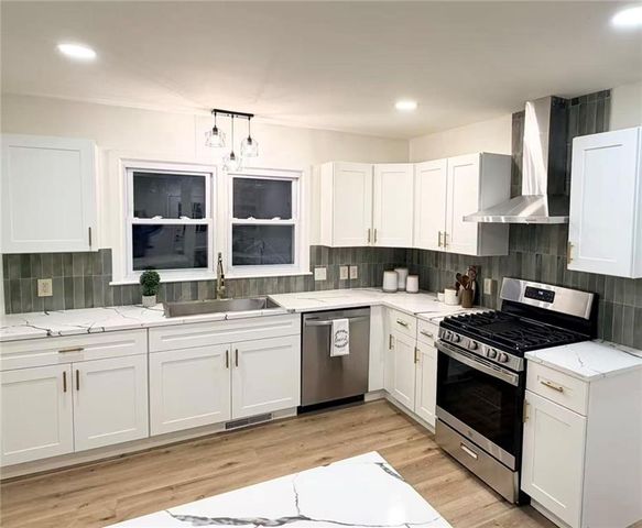 6900 Fulton Road, Pleasant Valley, MO 64068