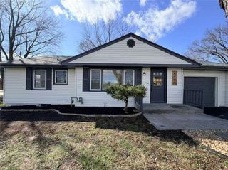 6900 Fulton Road, Pleasant Valley, MO 64068