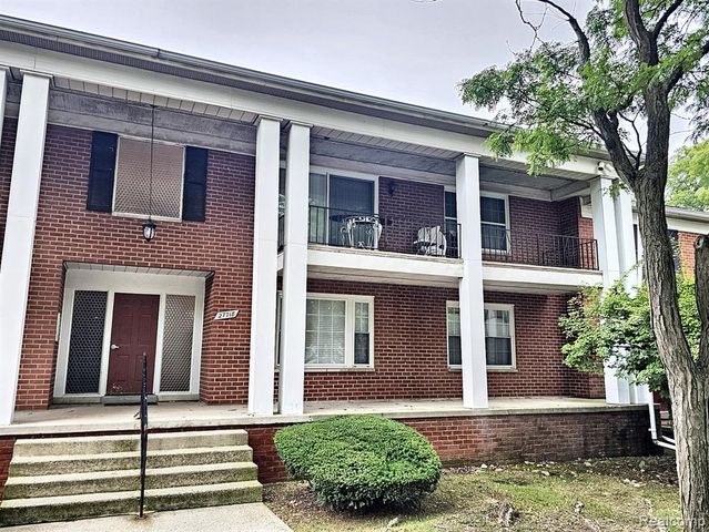 27718 W Echo Valley 216, Farmington Hills, MI 48334