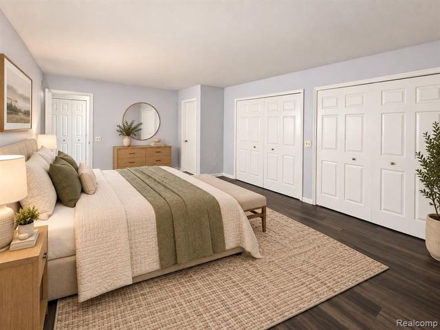 27718 W Echo Valley 216, Farmington Hills, MI 48334