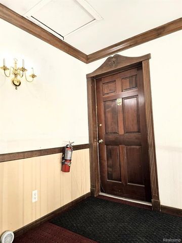 27718 W Echo Valley 216, Farmington Hills, MI 48334