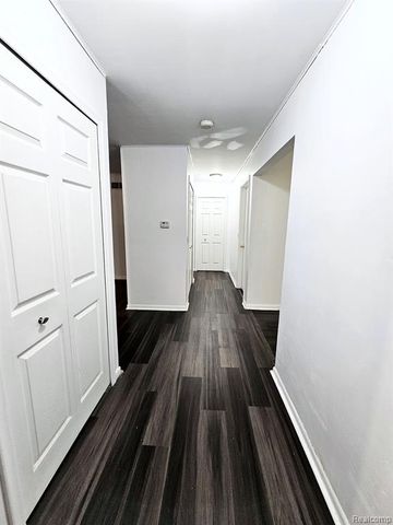 27718 W Echo Valley 216, Farmington Hills, MI 48334