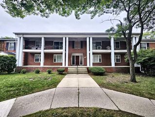 27718 W Echo Valley 216, Farmington Hills, MI 48334