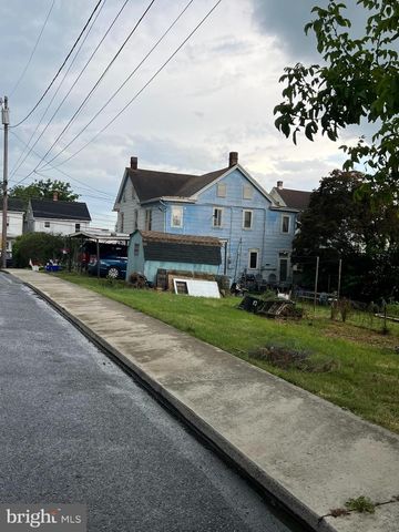 231 WEST NORTH ST, Waynesboro, PA 17268