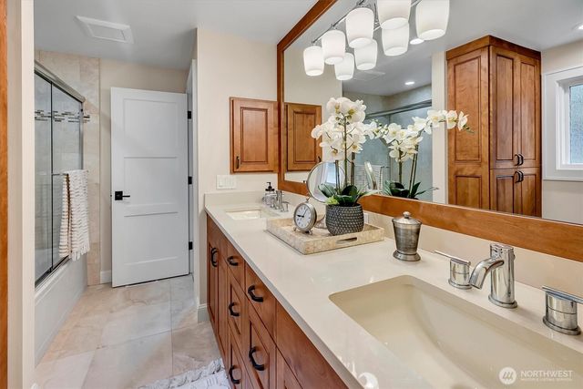 1441 88th Avenue NE, Clyde Hill, WA 98004