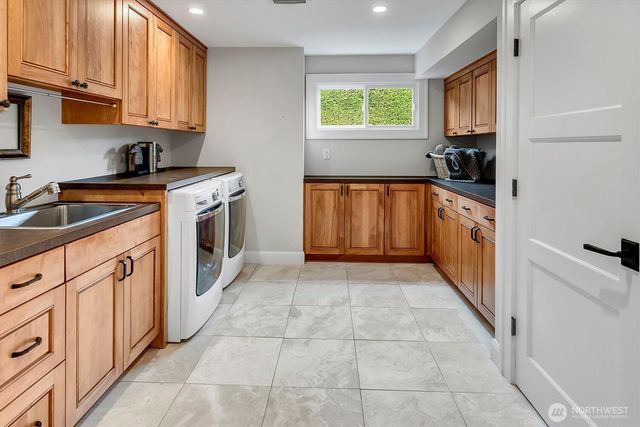 1441 88th Avenue NE, Clyde Hill, WA 98004