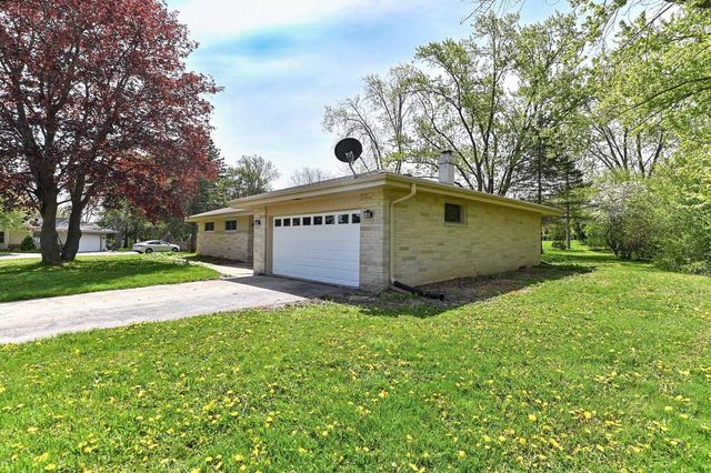 N79W15709 Charles COURT, Menomonee Falls, WI 53051