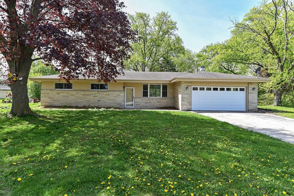 N79W15709 Charles COURT, Menomonee Falls, WI 53051