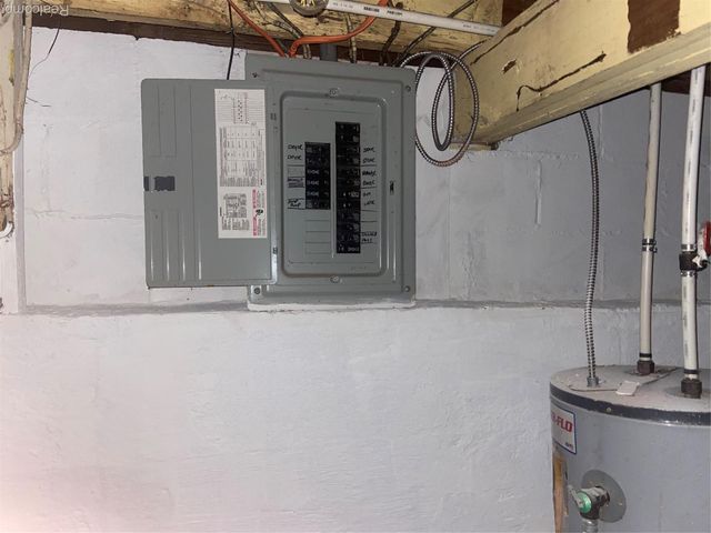 2064 Lavelle Road, Flint Charter Township, MI 48504