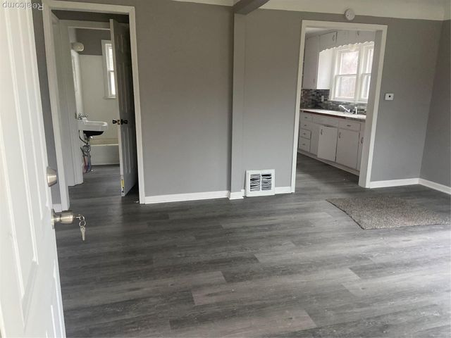 2064 Lavelle Road, Flint Charter Township, MI 48504