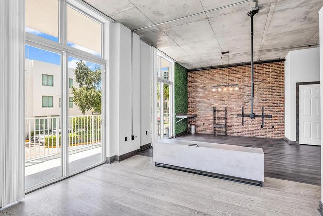 2100 Van Buren Street 203, Hollywood, FL 33020