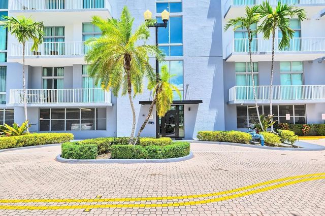 2100 Van Buren Street 203, Hollywood, FL 33020
