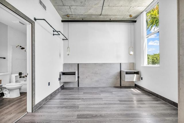 2100 Van Buren Street 203, Hollywood, FL 33020