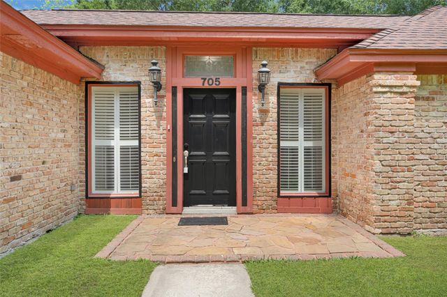 705 Holly Springs Court, Conroe, TX 77302