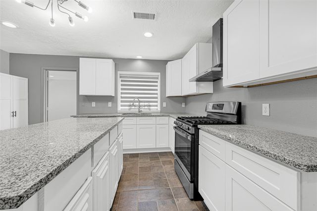 705 Holly Springs Court, Conroe, TX 77302