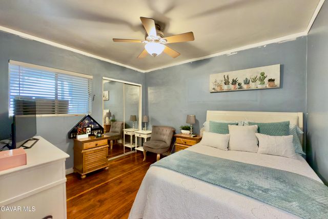 6118 Bellingham Avenue, North Hollywood, CA 91606