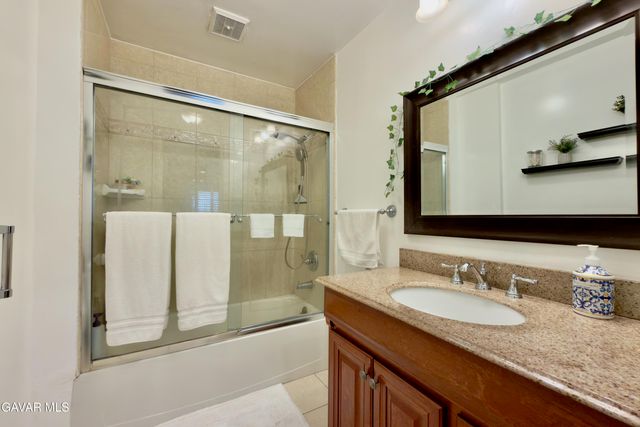 6118 Bellingham Avenue, North Hollywood, CA 91606