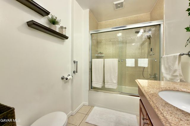 6118 Bellingham Avenue, North Hollywood, CA 91606