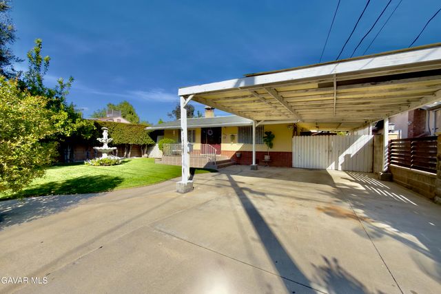 6118 Bellingham Avenue, North Hollywood, CA 91606