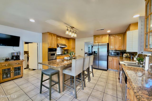 6118 Bellingham Avenue, North Hollywood, CA 91606