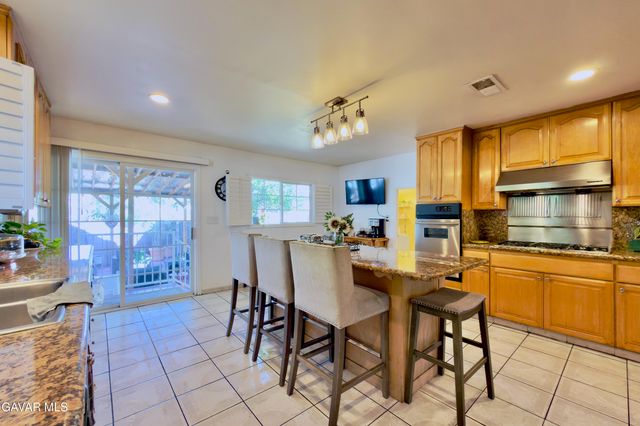 6118 Bellingham Avenue, North Hollywood, CA 91606