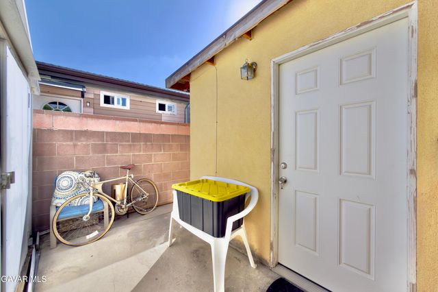 6118 Bellingham Avenue, North Hollywood, CA 91606