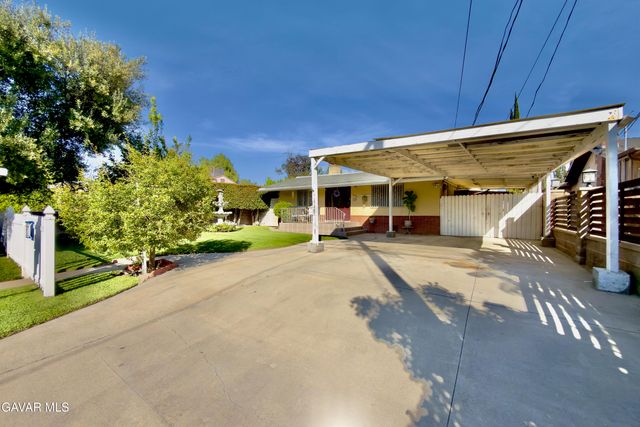 6118 Bellingham Avenue, North Hollywood, CA 91606