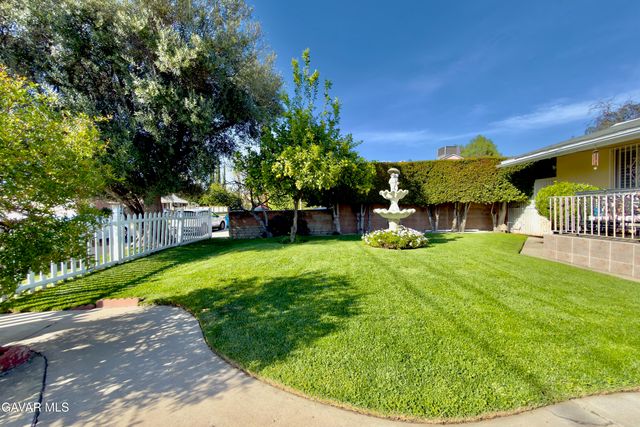 6118 Bellingham Avenue, North Hollywood, CA 91606
