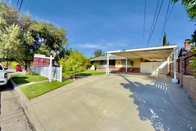 6118 Bellingham Avenue, North Hollywood, CA 91606