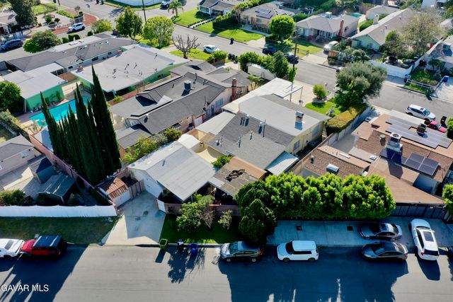 6118 Bellingham Avenue, North Hollywood, CA 91606