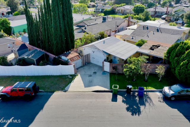 6118 Bellingham Avenue, North Hollywood, CA 91606