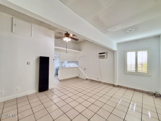 6118 Bellingham Avenue, North Hollywood, CA 91606