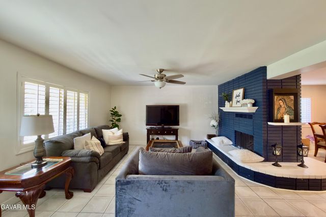 6118 Bellingham Avenue, North Hollywood, CA 91606